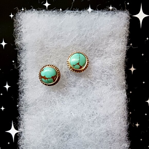 Gorgeous Natural Turquoise & Sterling Silver Stud Earrings - Picture 1 of 3
